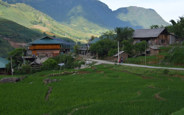 Sapa Homestay Trekking Tour For Backpackers