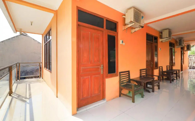 OYO 90034 Hotel Gandung Yunior