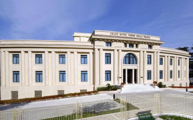 Grand Hotel Terme della Fratta Бертиноро вид на фасад