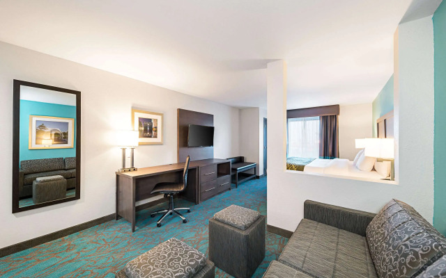 Comfort Inn & Suites Oklahoma City near Bricktown