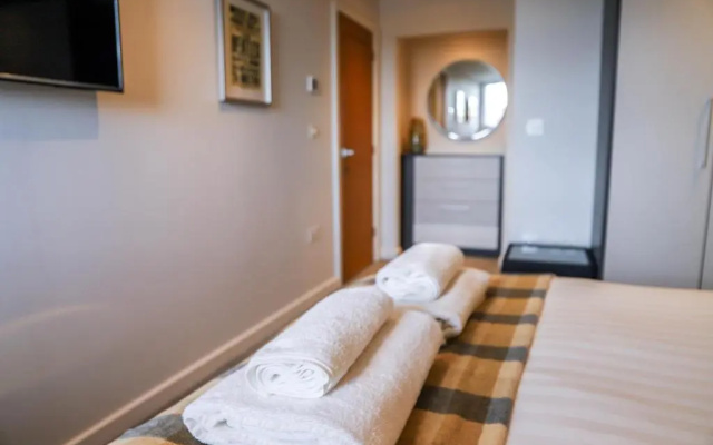 Apartment Seven