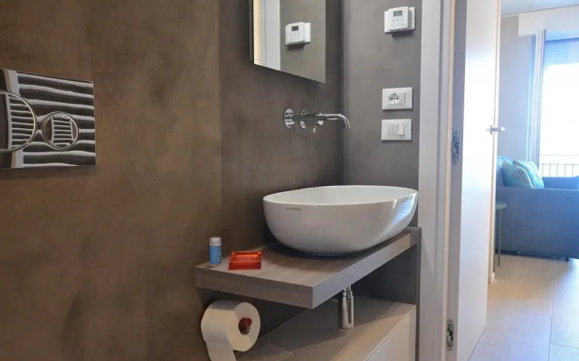 Leonardo Walsh Apartment