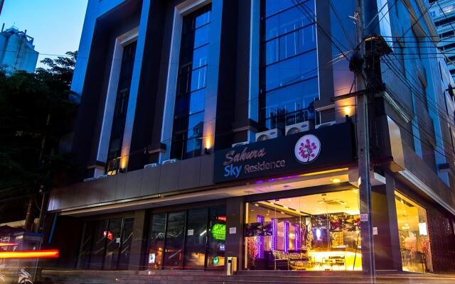 Отель Sakura Sky Residence вид на фасад