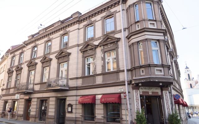 Апартаменты Vilnius Apartments & Suites Old Town вид на фасад