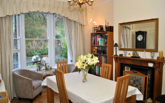 Holland House Bed & Breakfast
