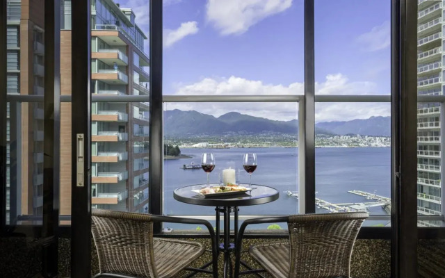 Pinnacle Hotel Harbourfront