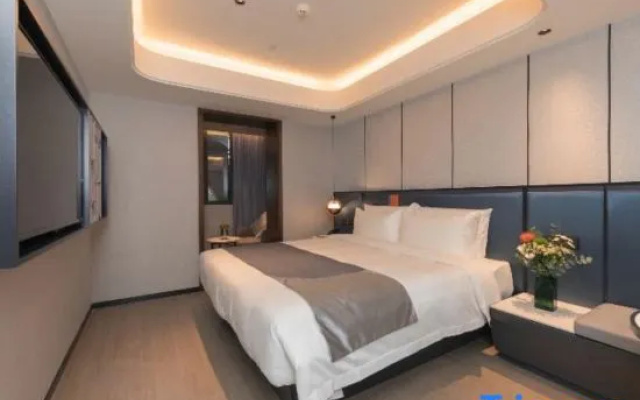 Yitel Hotel