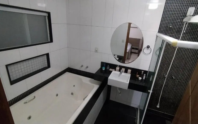 Casa Luxo: Piscina, Churras, Sinuca e Cinema - 300m da Praia