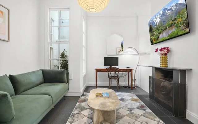 Charming 2-bed Home With Outdoor Space in Cremorne