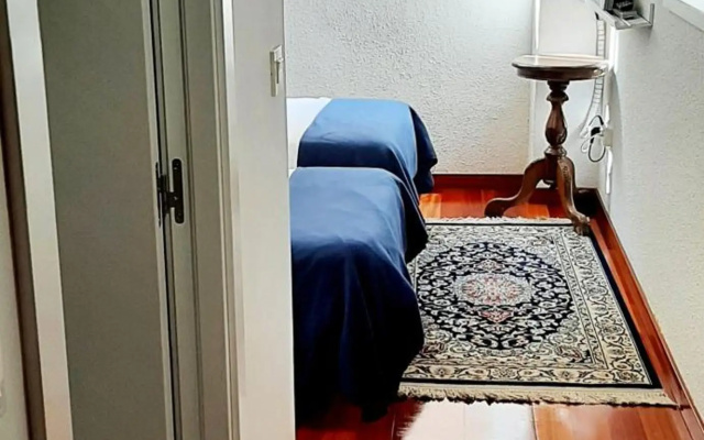 LARGE Apartment with large and sunny Terrace - Garden & Outdoor Gym, ALICANTE CENTER