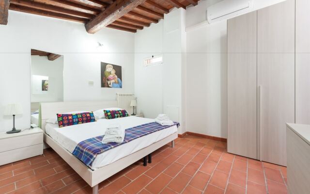 Апартаменты Short-let Florence Apartment Parione комната для гостей