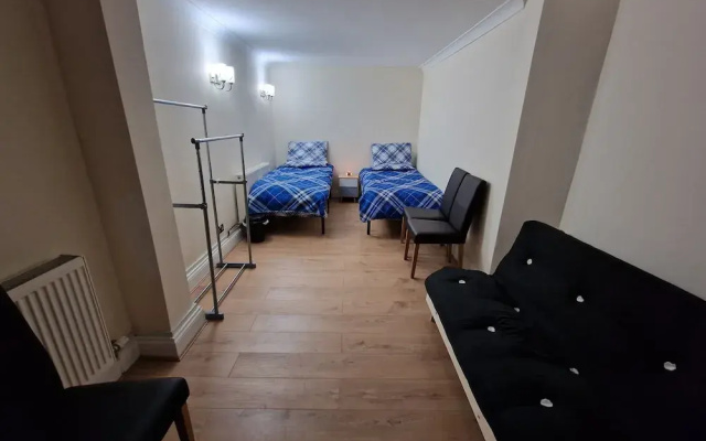 Rooms with Shared Bath Kitchen Parking