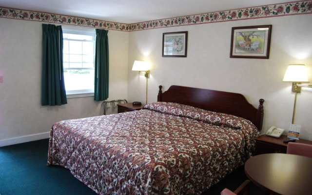 Lenox Inn