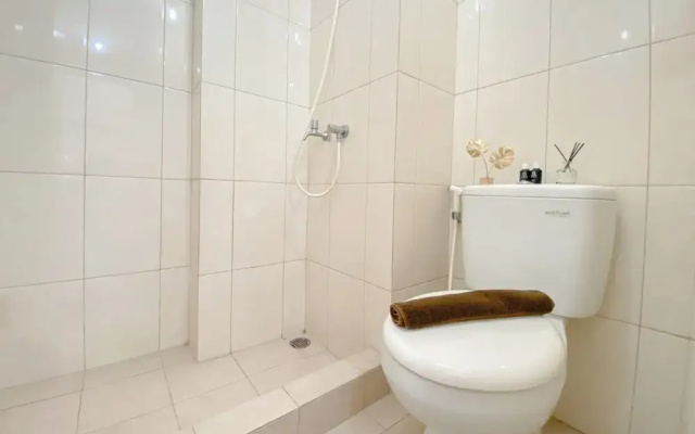 Homey And Compact Studio Apartment Springlake Summarecon Bekasi