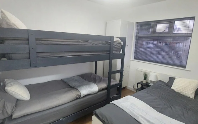 Hull 3bed House-driveway-garden-familyfriendly