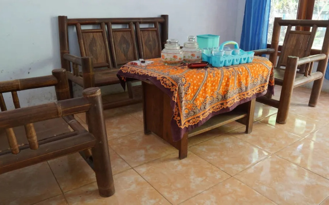 Hotel O Homestay Srikandi Pulau Merah BeachNearPantai Pancer