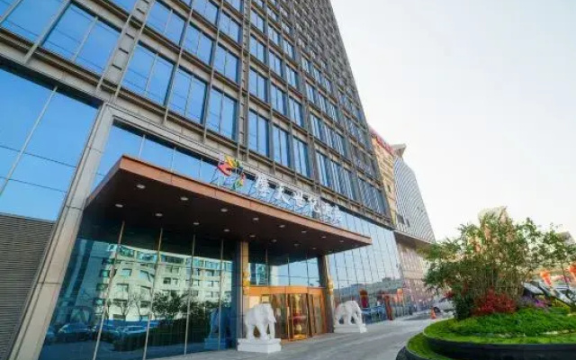Changchun Skyscraper Century Hotel