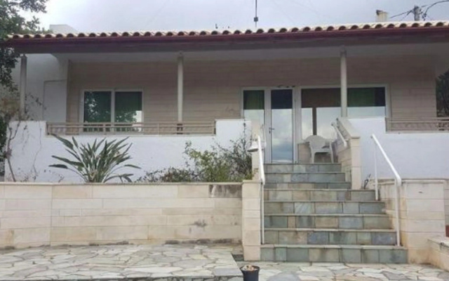 Villa in Hersonissos With Lush Garden