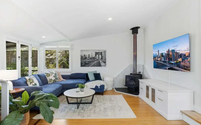Tranquil 2-bed Family Home With Deck Among Trees