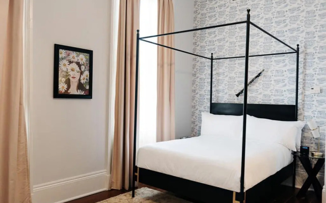 Henry Howard Hotel