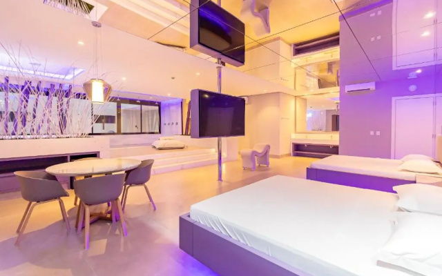 Poeme Motel by Drops