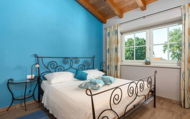 Picturesque Villa in Verteneglio With Pool