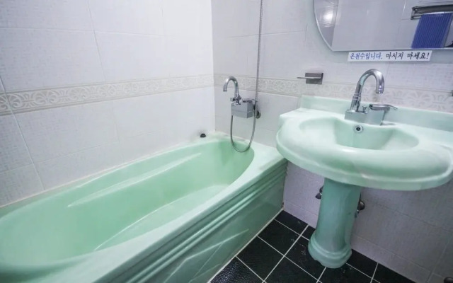 Mungyeong Oncheon Hotel