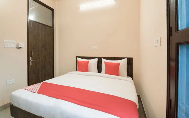 OYO 16093 Flagship Krishna Residency