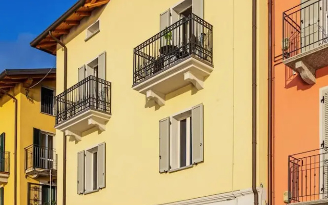 2-bed Apt With Stunning Lake Como Views & Terrace