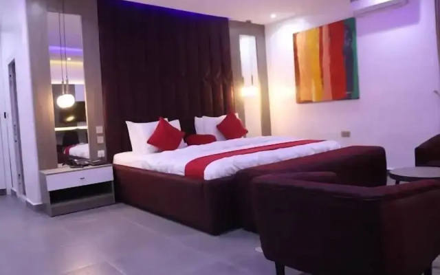 R-oak Hotel and Apartment