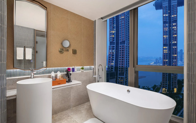 voco Chongqing Chaotianmen by IHG