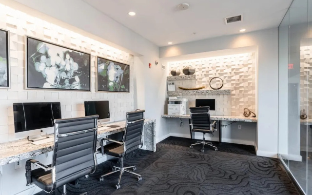 Kasa Welcoming Studio Work Friendly Alexandria