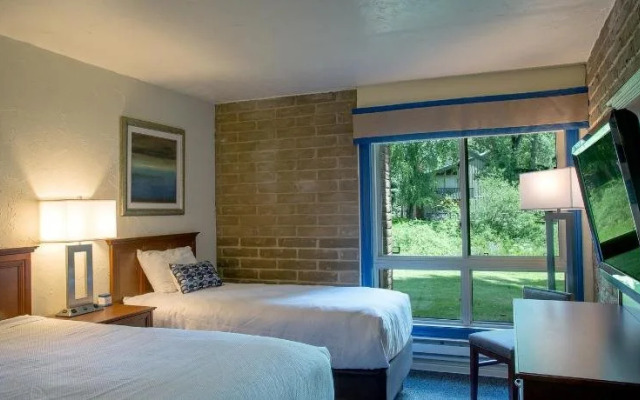 Sandstone Creek Club Condominiums