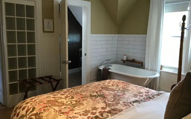 La Maison de Ville - bed & bistro