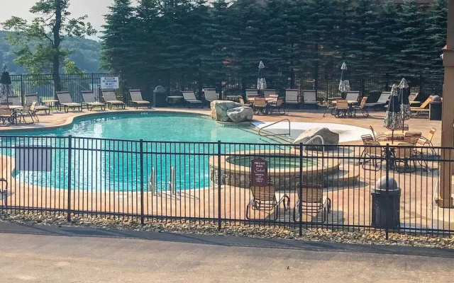 Southwind Seven Springs Home on Ski Slopes!