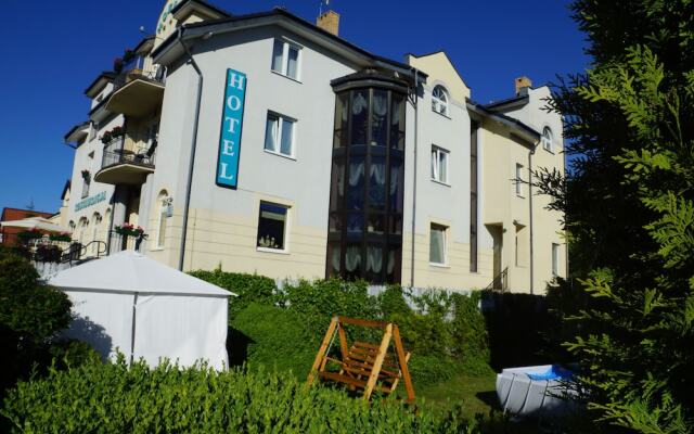 Hotel Moris вид на фасад