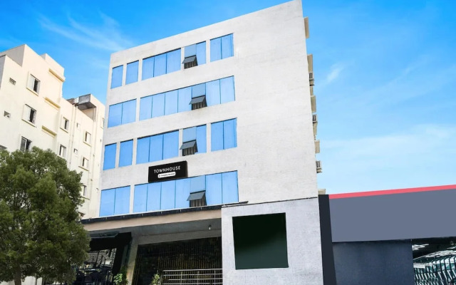 Super Townhouse Madhapur 100 Feet Road