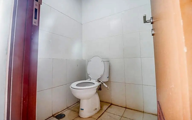 RedDoorz Apartment @ Green Lake View Ciputat