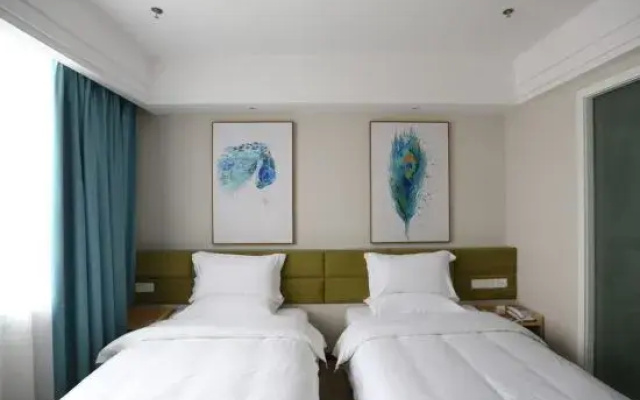 LocaJoy Theme Hotel