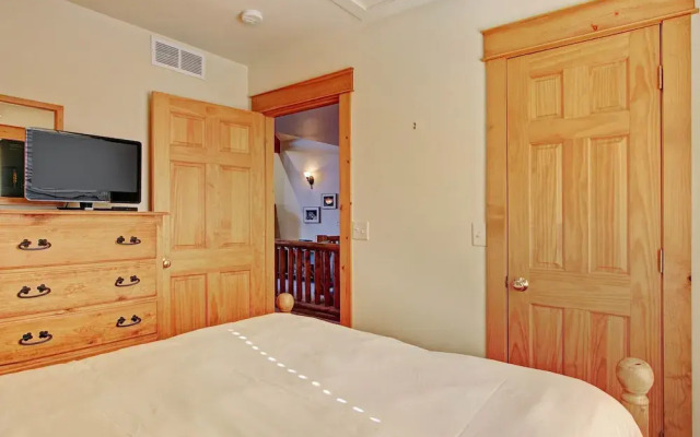 Mount Acoma 38 2 Bedroom Condo by RedAwning