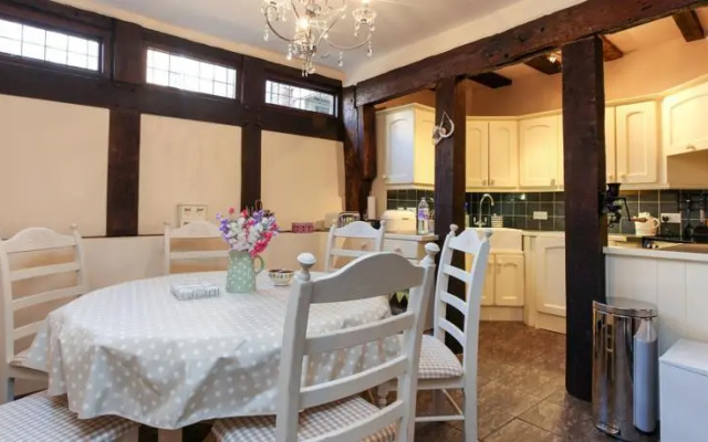 12A College Hill by Sleep Shrewsbury