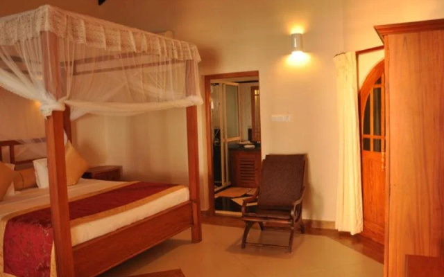 Warahena Beach Hotel