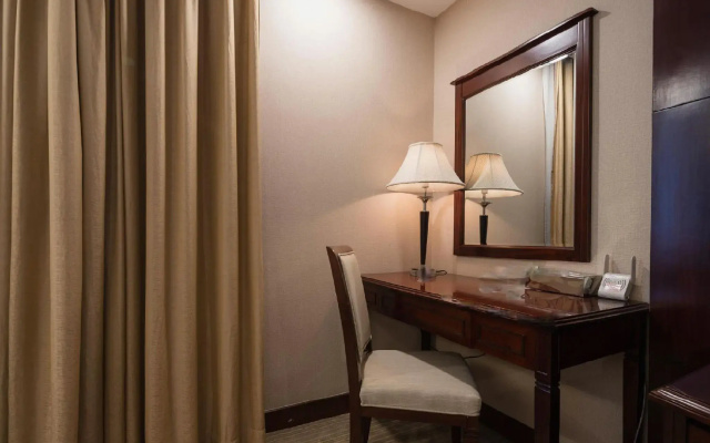 Zhong Hua Hotel