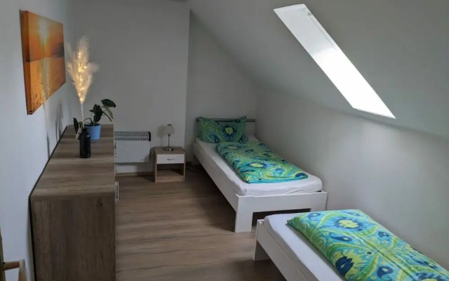 Huus Meta Modern Retreat