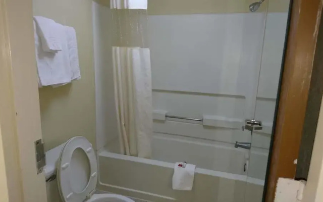 Travelodge Knoxville East