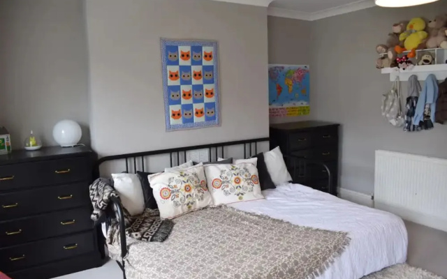 Beautiful 3 Floor Family Townhouse