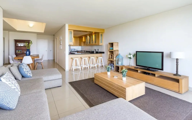 Dolphin Beach E35