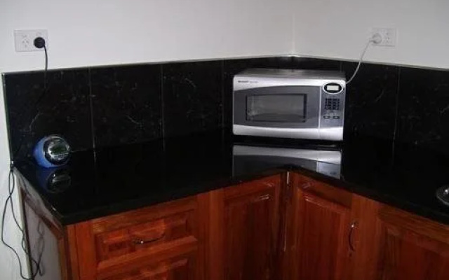 Glenayr Apartments