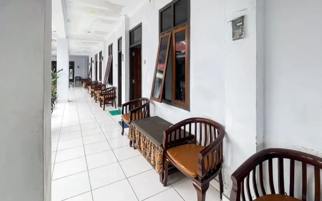 Urbanview Hotel Grand Seven One Manna