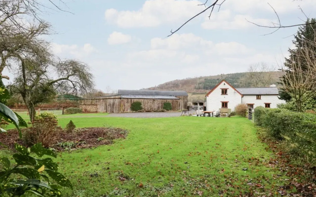 Maes Y Berllan Barn